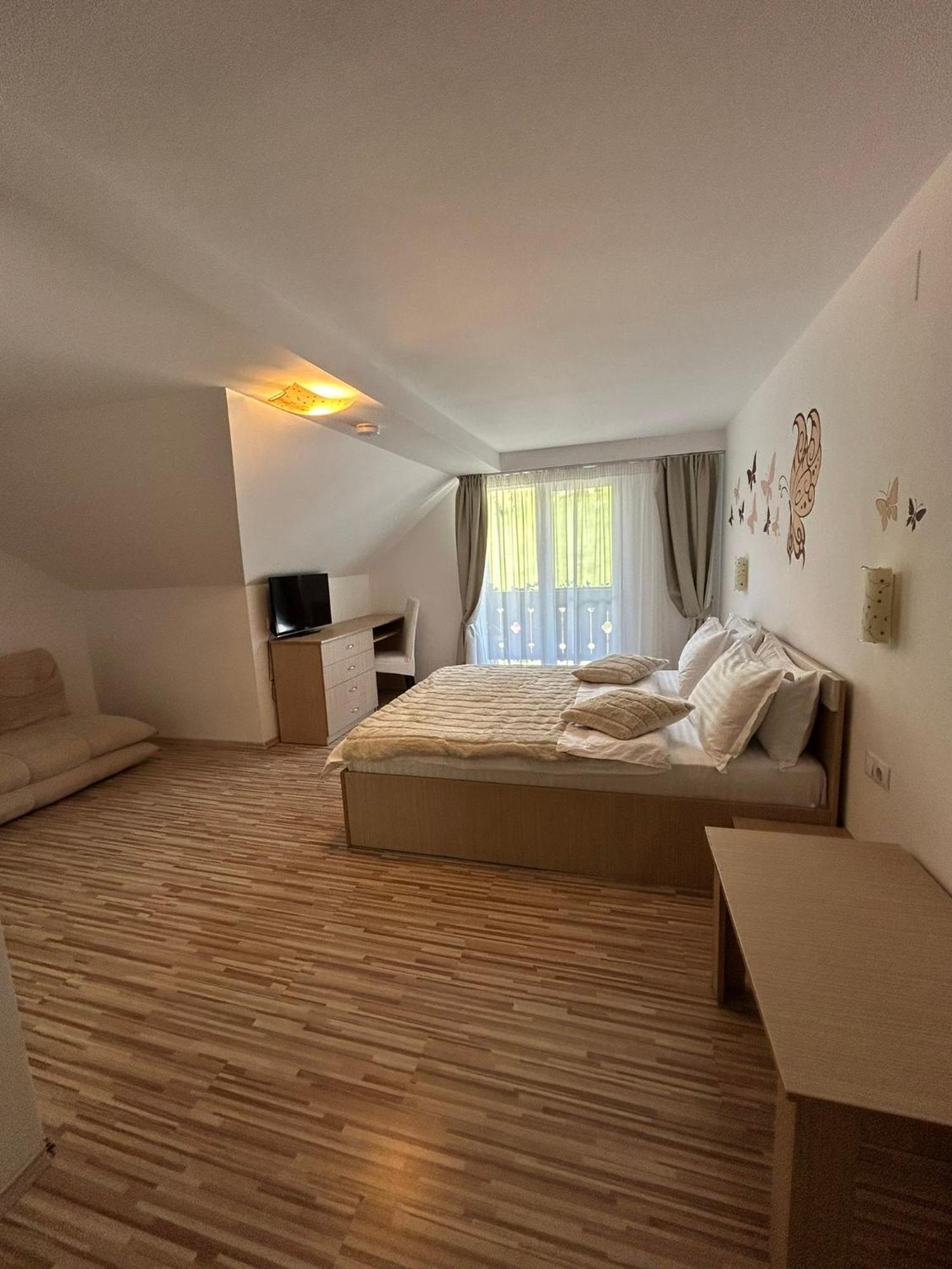 Casa Mia Hotel Moeciu De Sus Buitenkant foto